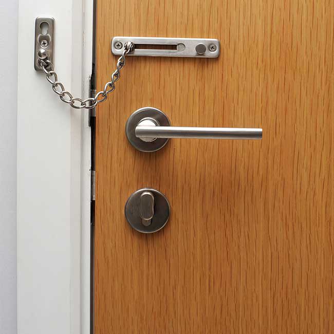 chain-door-lock