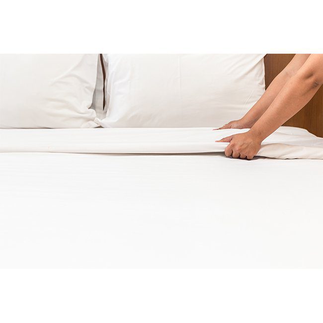 ultra-soft-&-smooth-fitted-white-satin-sheets
