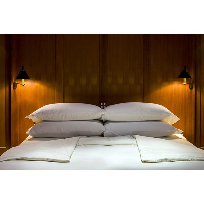ultra-soft-&-smooth-fitted-white-satin-sheets