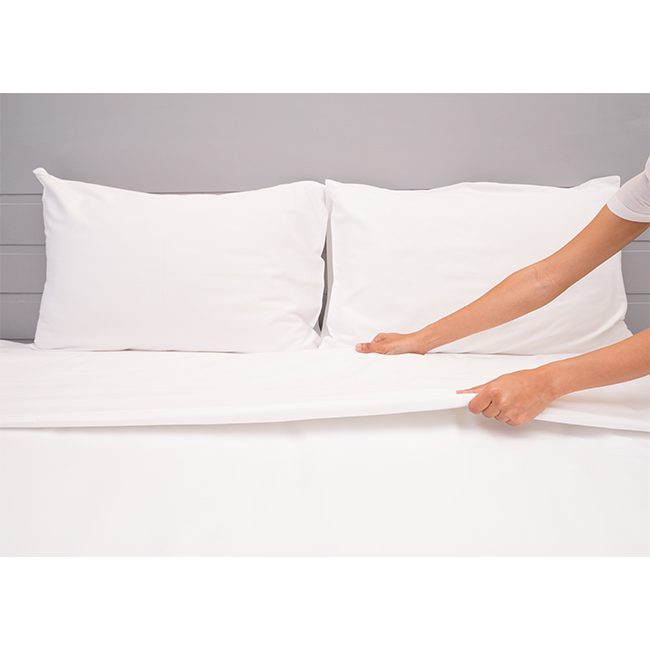 ultra-soft-&-smooth-fitted-white-satin-sheets