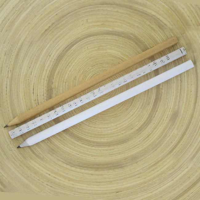 recycled-newspaper-pencils