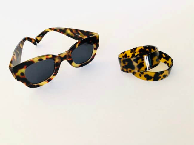 tortoise-resin-shell-bracelets-&-sunglasses
