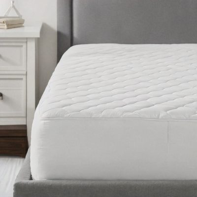 SoftGuard Waterproof Mattress Pad – quilted, hypoallergenic bedding with jacquard fabric, designed for moisture protection and comfort in Twin, Full, Queen, and King sizes.